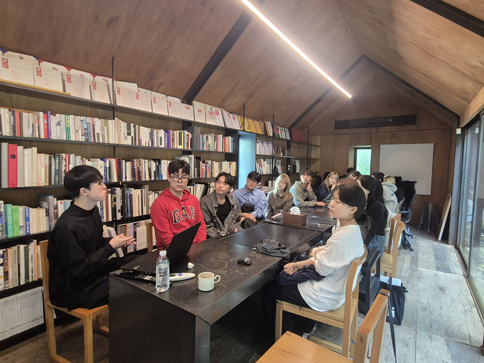 신중배 사진
